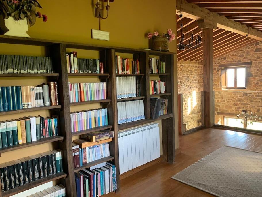 El Manantial Guest House ลิเออร์กาเนส ภายนอก รูปภาพ
