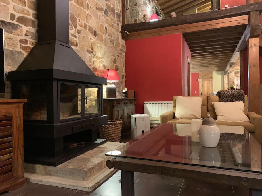 El Manantial Guest House ลิเออร์กาเนส ภายนอก รูปภาพ