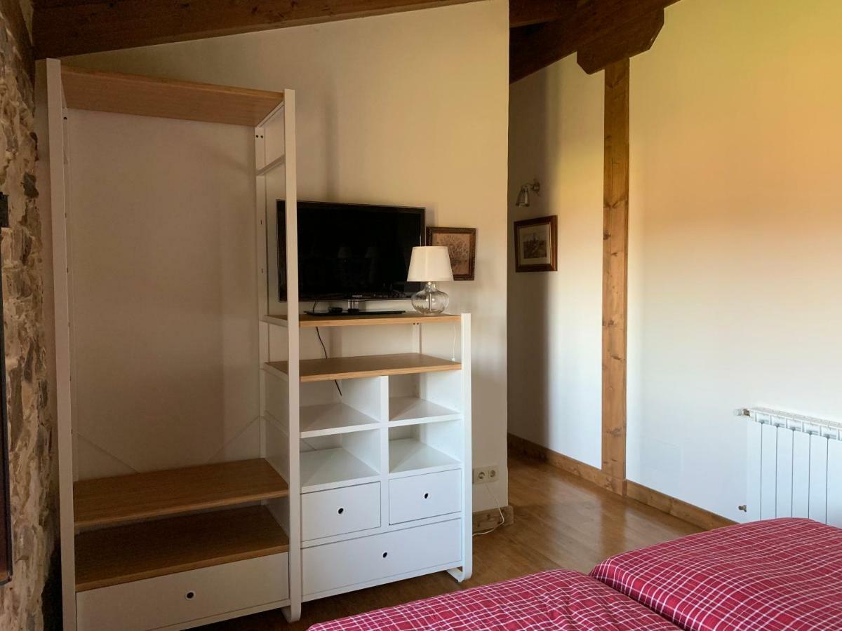 El Manantial Guest House ลิเออร์กาเนส ภายนอก รูปภาพ